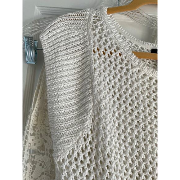 Bundle of 2 White Tops Size: XS White Bar III & White House Black Market - Picture 9 of 14